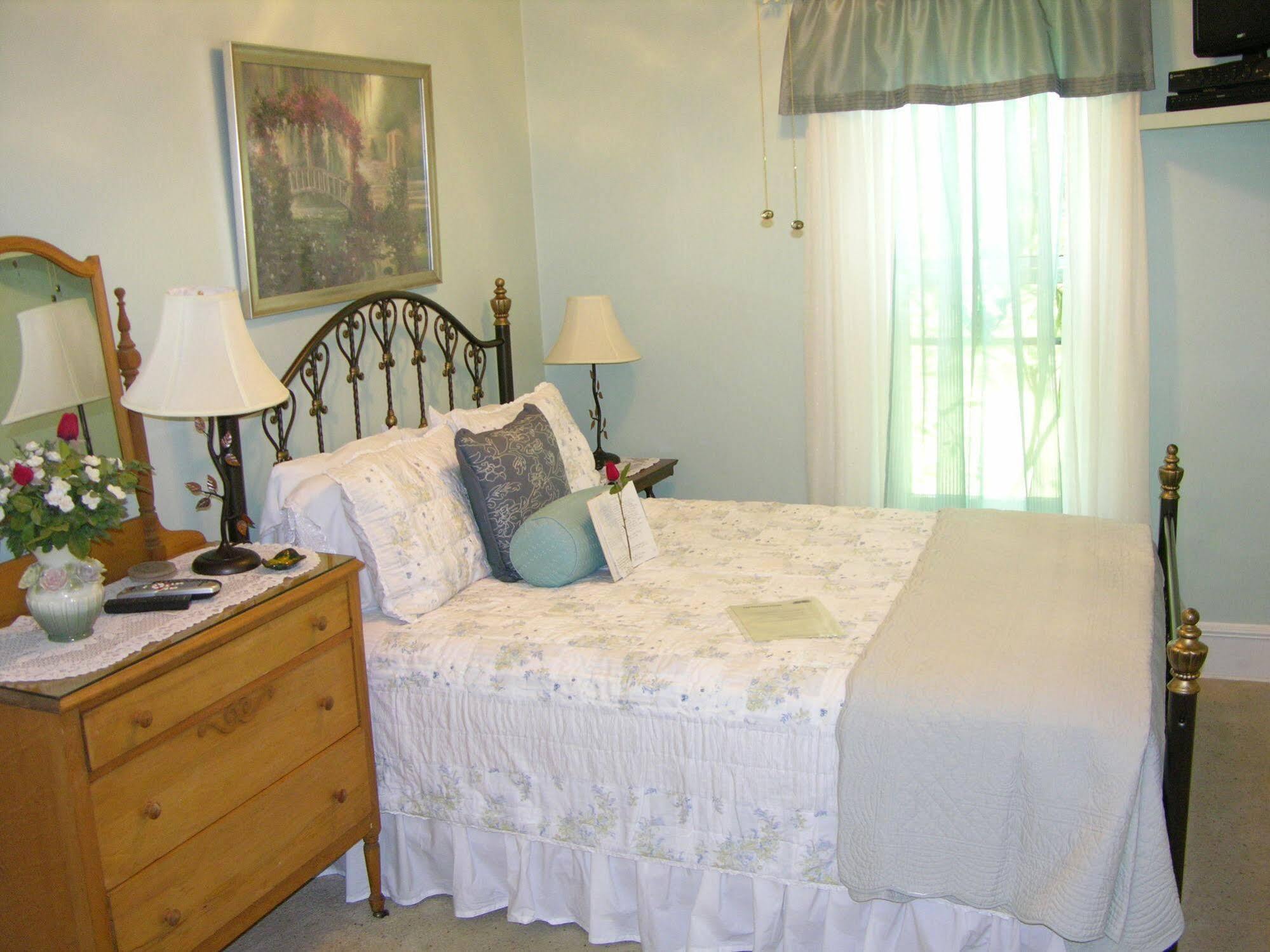 The Seymour House Bed & Breakfast South Haven Exteriér fotografie
